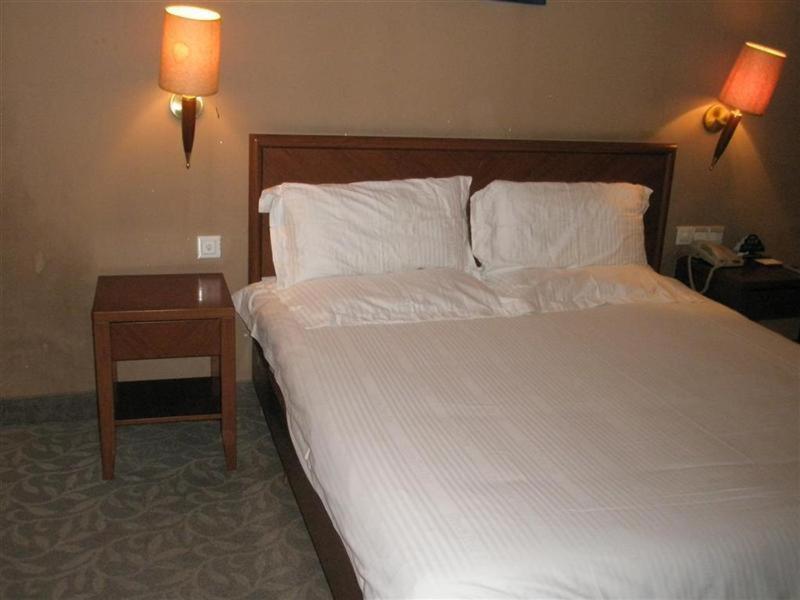 Greentree Inn Dongguan Houjie Business Hotel Δωμάτιο φωτογραφία